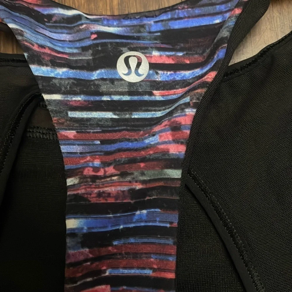 Lululemon Break Free Tank *Nulux Hinshu Alpine White Multi / Black Size 6